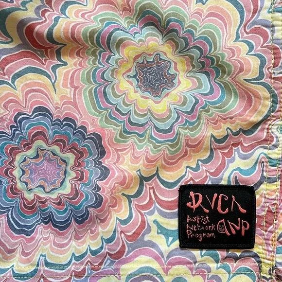 RVCA elastic waist shorts with psychedelic crazy pattern men’s small - Picture 4 of 7